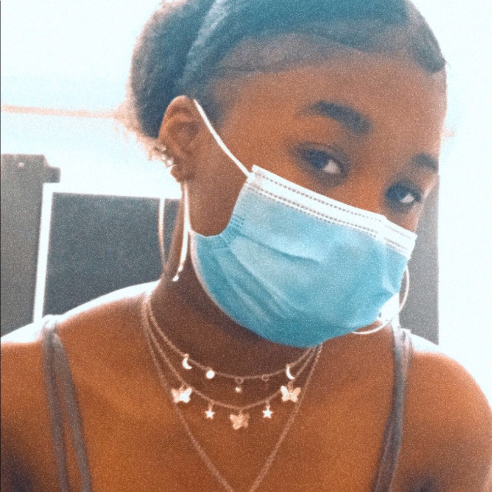 Meet your Posher, Courtney